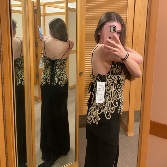Gold black Prom/evening gown brand new never worn - Picture 2 of 2